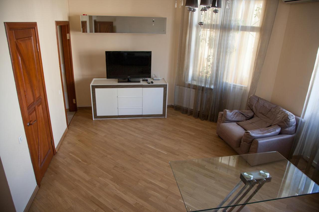Two Bedroom Apartment With Balcony Kyjev Exteriér fotografie