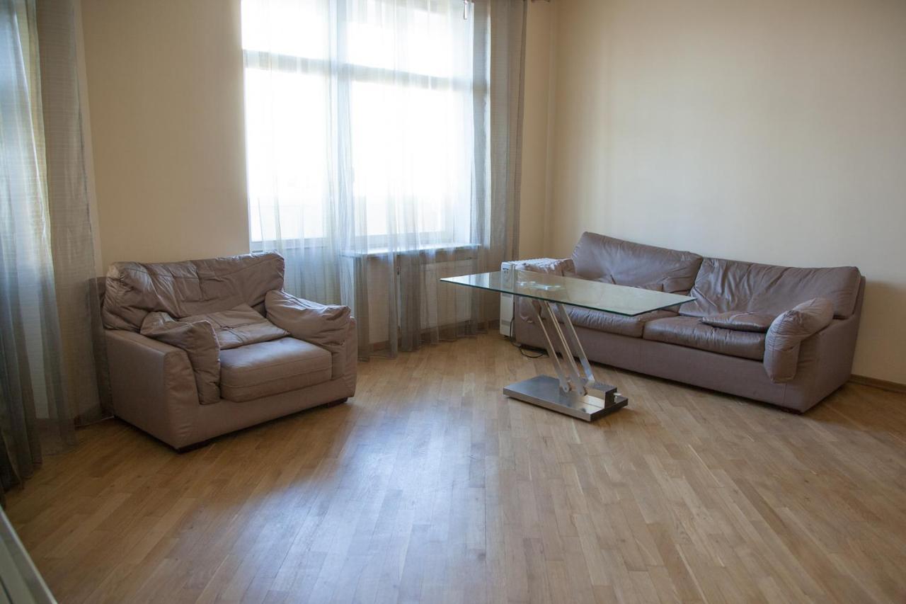 Two Bedroom Apartment With Balcony Kyjev Exteriér fotografie